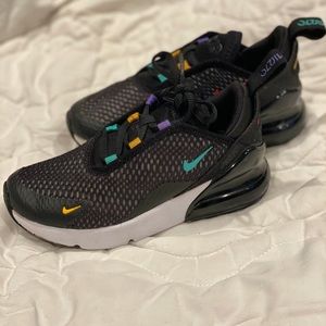 Girls 270 Nike shoes